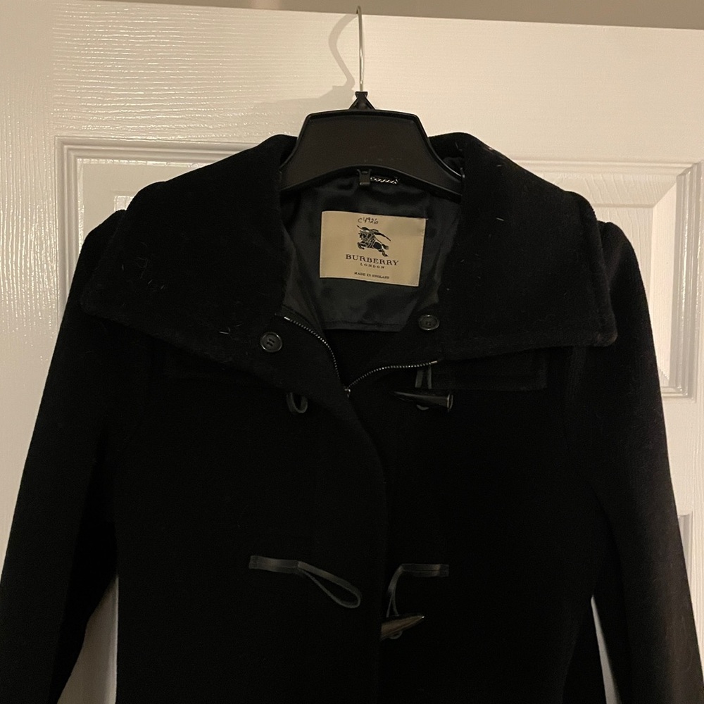 Burberry London black wool pea coat with removable fox fur collar, size 8/M - Picture 13 of 15